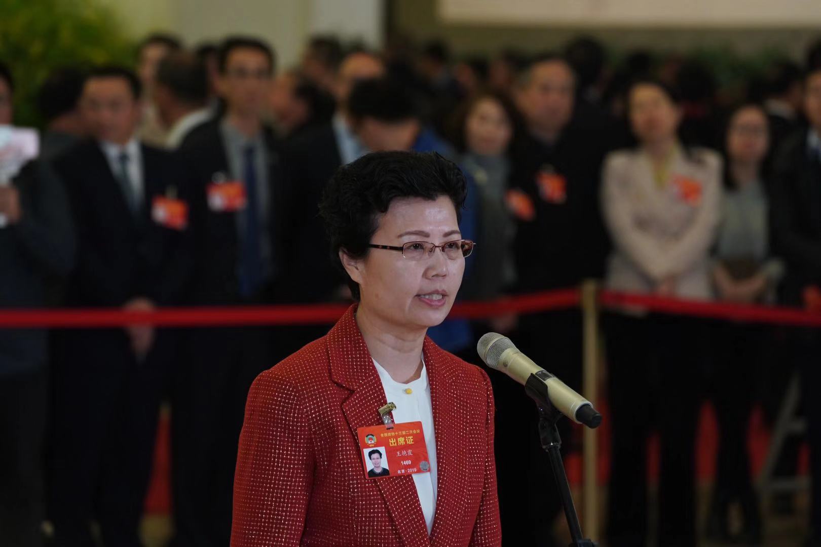 王艳霞回答记者提问 新京报记者 陶冉 摄 1,全国政协委员王艳霞:冬奥