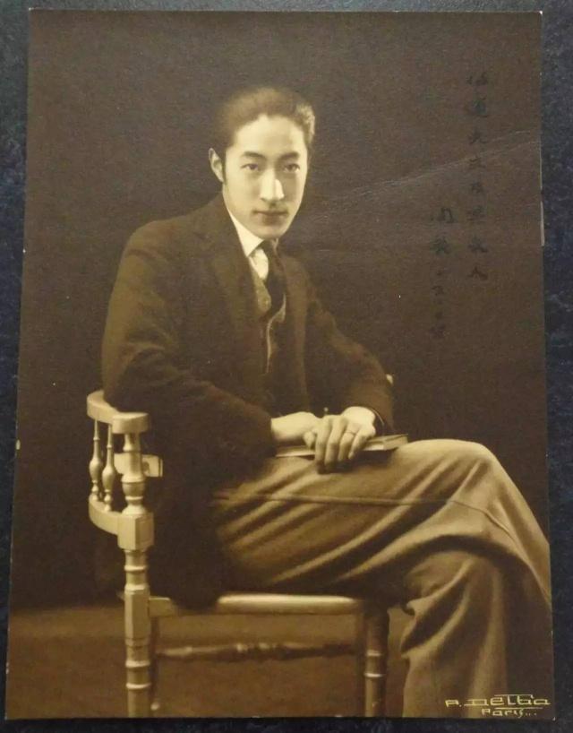 手执两份婚书，他不曾钟情于谁，离世20年，两个女人一生爱他至死__凤凰网