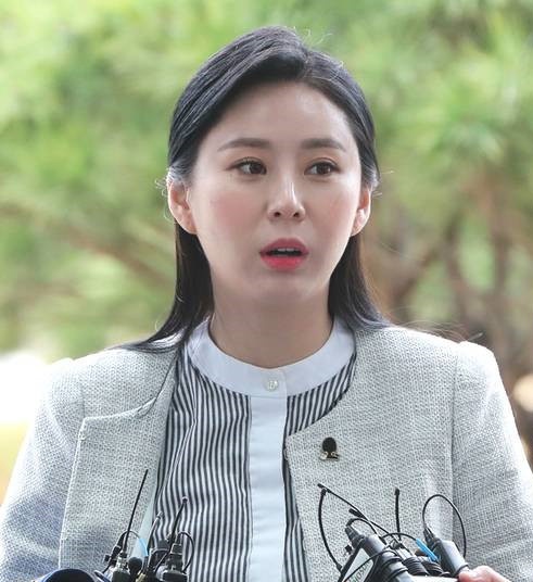 张紫妍案目击者现身做证曝其生前当众被侵犯证据已遭烧毁