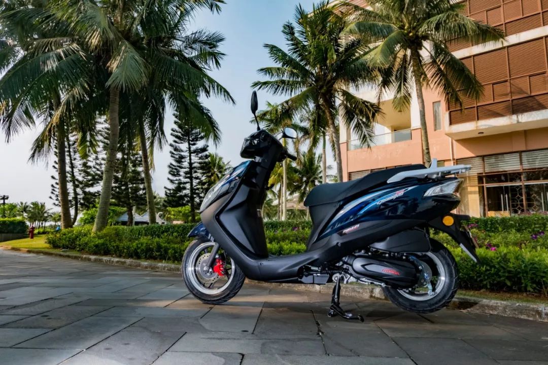 更时尚更实用五羊本田御鲨125简评