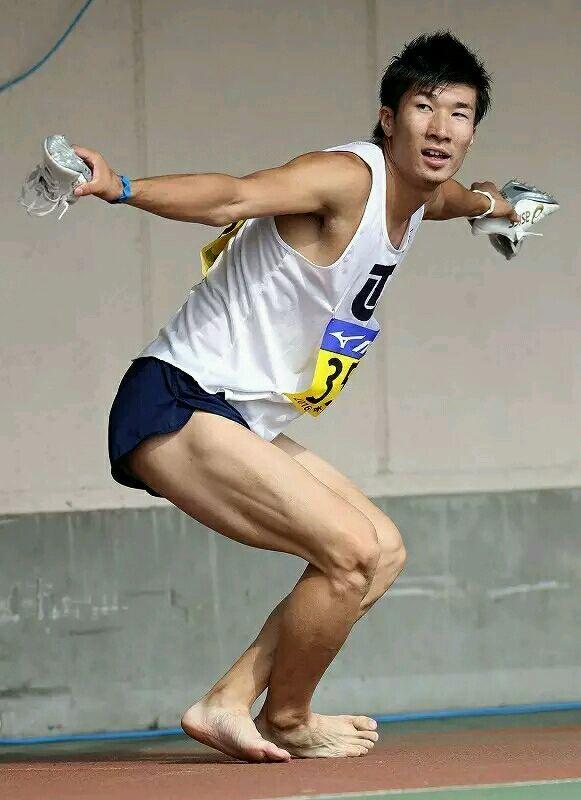 这一年中日百米竞争进入到一个激烈化阶段,天才神童桐生祥秀和名将山