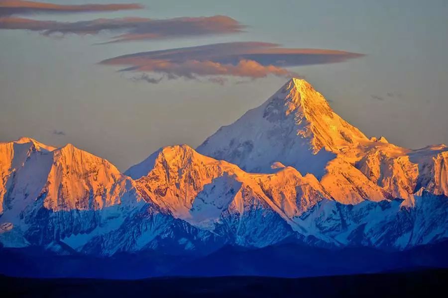 精彩视频分享《航拍中国》第二季四川甘孜篇,每个镜头你都很熟悉!