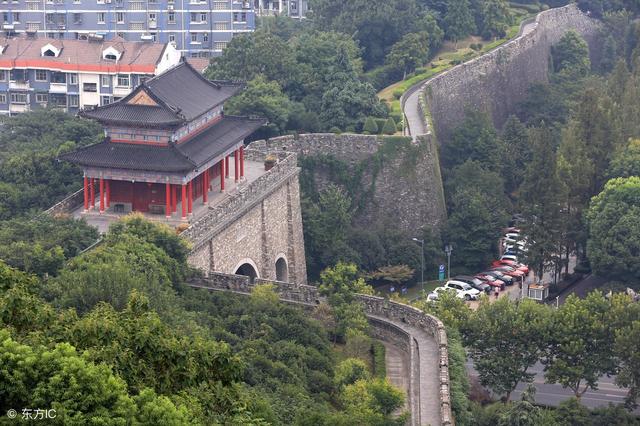 南京古城墙即南京地区于历朝历代营造的城池城垣