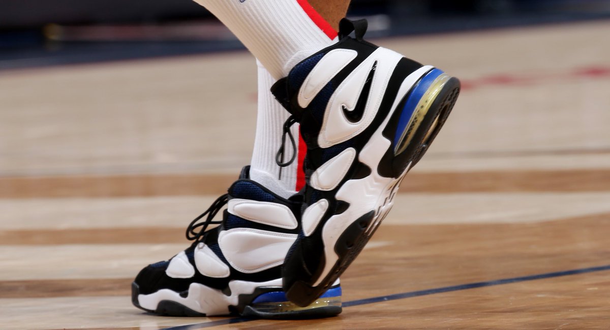 今日常规赛上脚球鞋一览:塔克上脚air max 2 uptempo