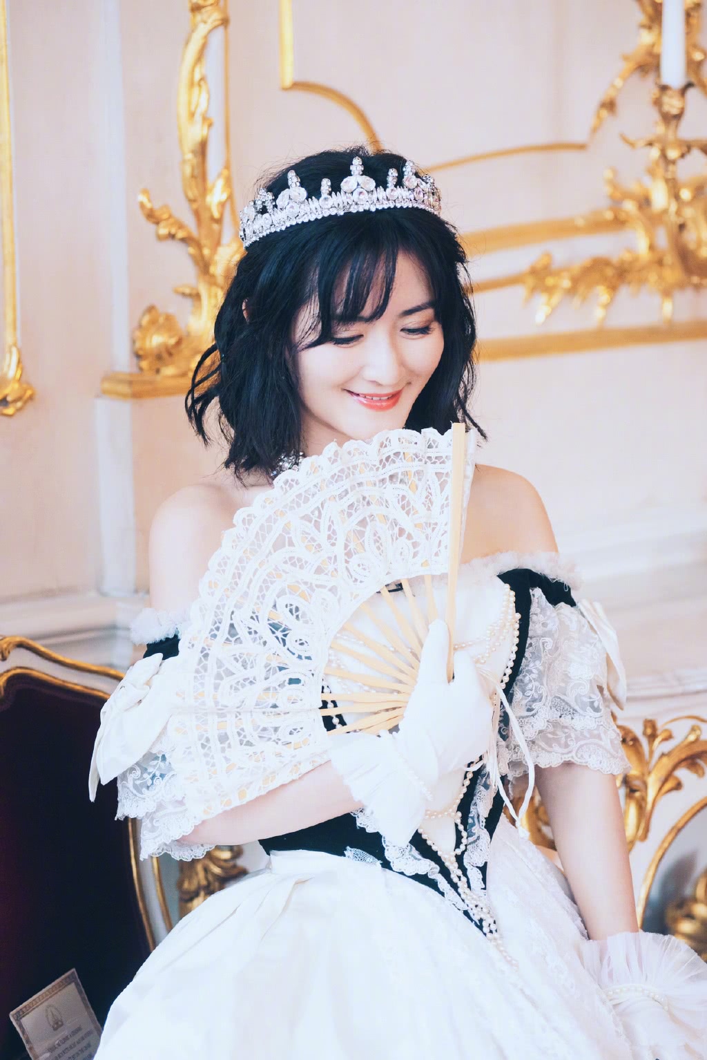 谢娜好心帮助后被忽视,网友:果然是太阳女神一直温暖我们