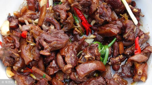 用片刀切成片蘸椒盐吃味道极佳