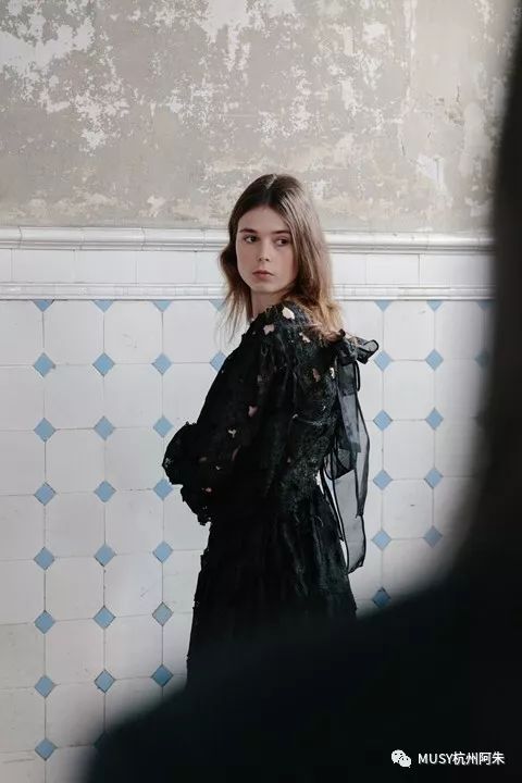 以创造艺术品的理念看待每一件服饰 cecilie不一样的北欧青春风