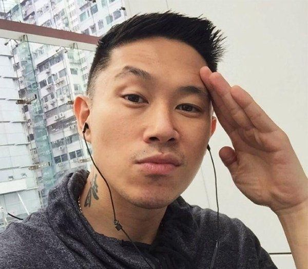 嘻哈王者欧阳靖二胎喜获麟儿疑似将教他学嘻哈做衣钵传人