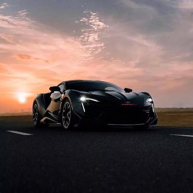 最贵的神级跑车速度与激情同款莱肯
