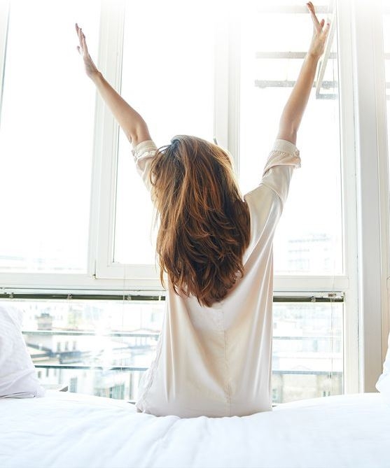 6招起床拉筋动作让你消除酸痛精神一整天