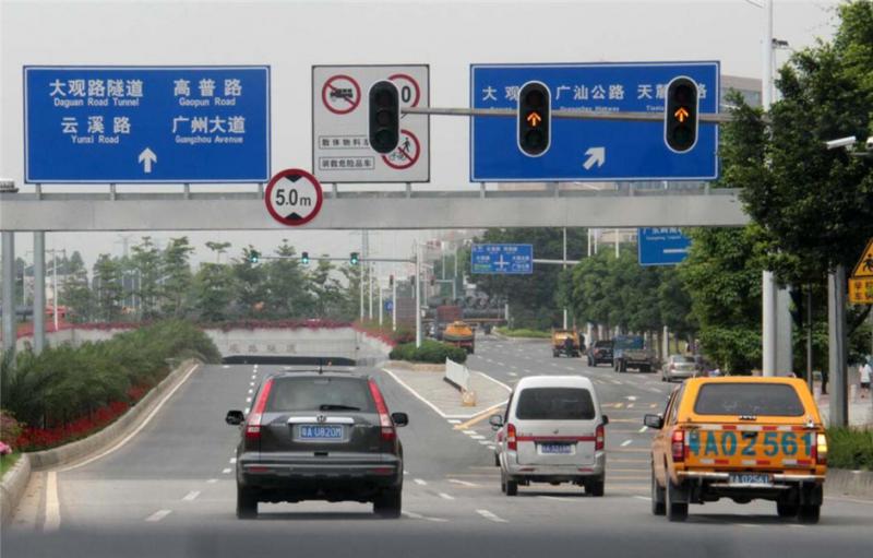 新手如何不通过老司机而快速地培养起车感?__凤凰网