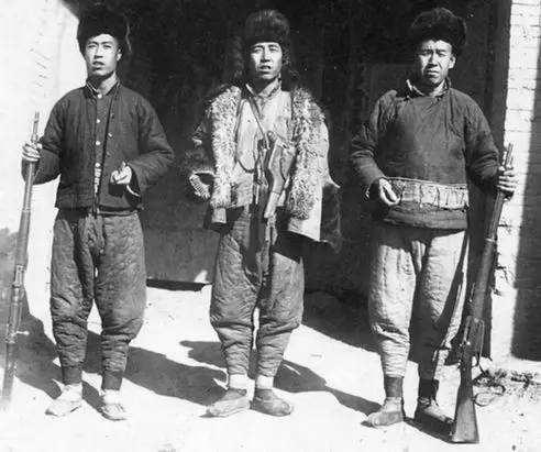 严景耀研究盗匪问题时,也使用了一些案例,其中一个关于吴姓土匪,本是