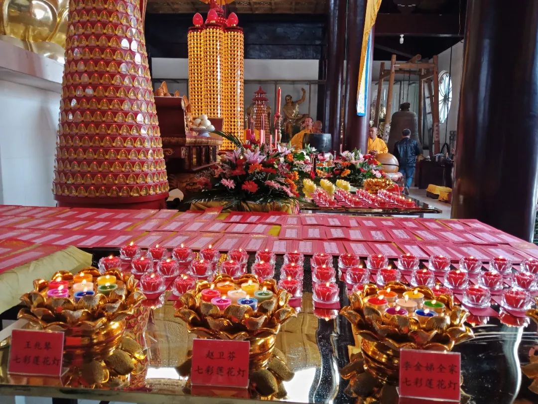 供灯没什么用?真正认识下供灯的功德__凤凰网