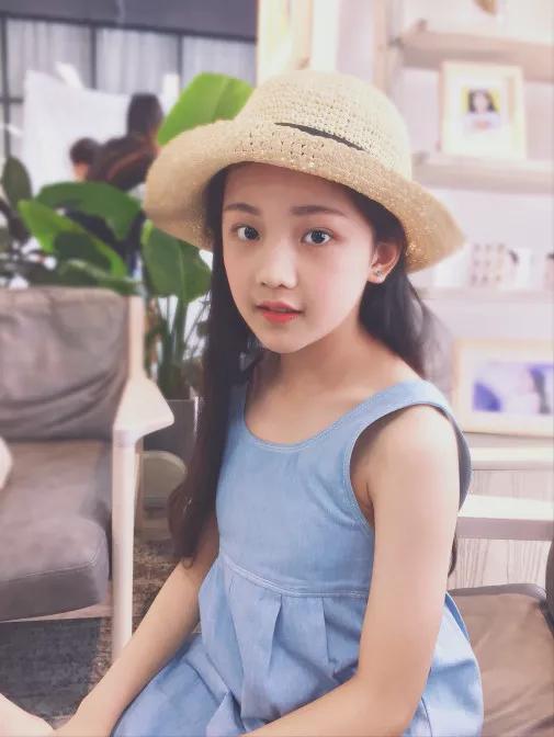 实力小戏骨钟奕儿,助阵现场