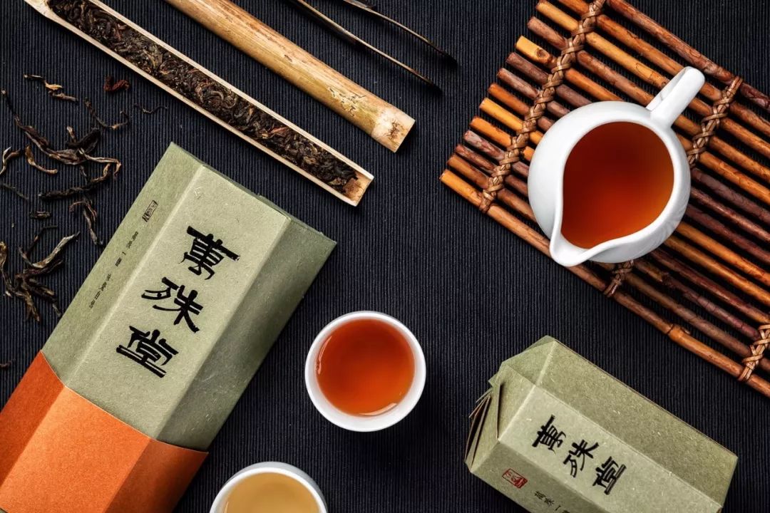 他们把香竹背出深山烤出了这一筒濒临失传的香竹茶