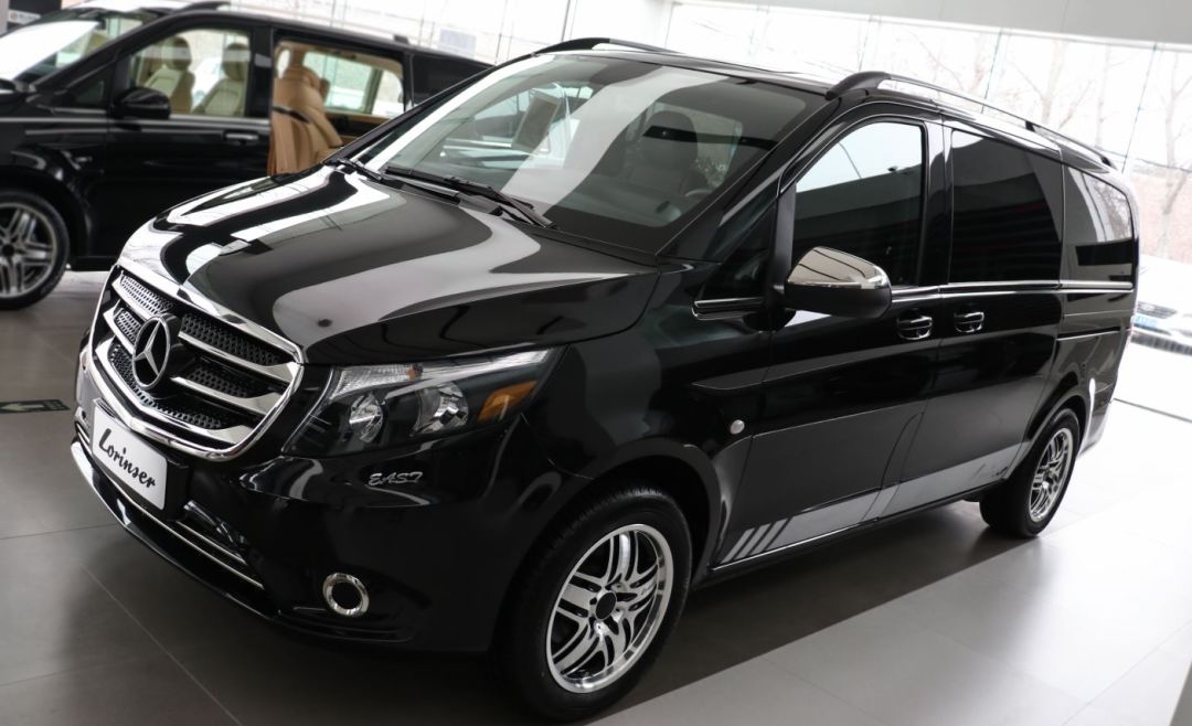 奔驰v级罗伦士ms500无隔断(黑外棕内)__凤凰网