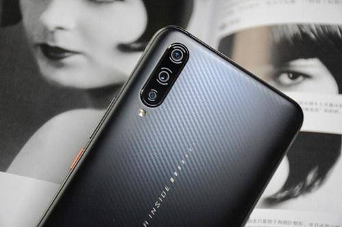 vivo 855机皇限时直降500,4000mah 44w快充,米酒束手无策!