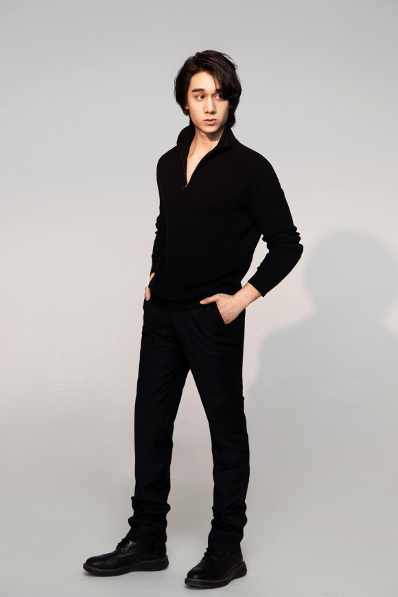 蓝波儿最新写真释出风格多变展成熟魅力