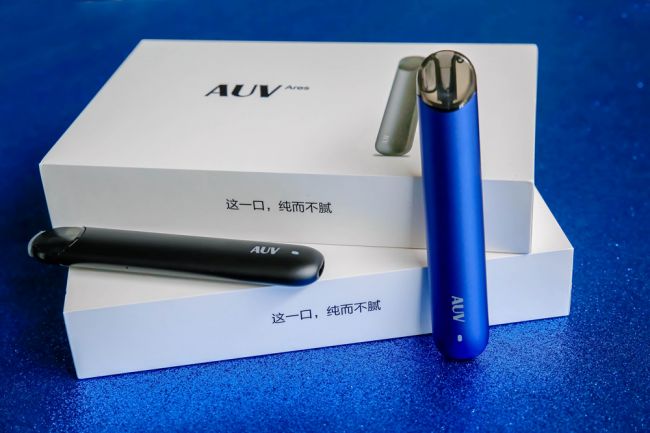 老烟民换种快活方式解瘾,尝鲜体验auv换弹雾化烟