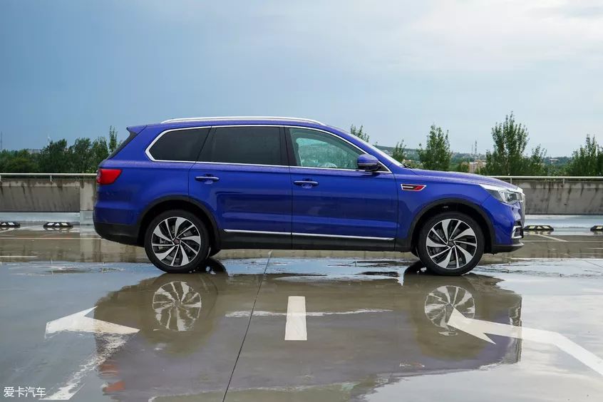 红旗hs7将要扛起豪华suv的大旗?_凤凰网汽车_凤凰网