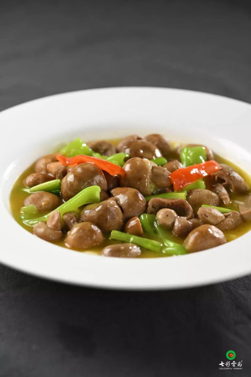 女人天下 正文 烩青头菌